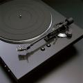    Denon DP-300F